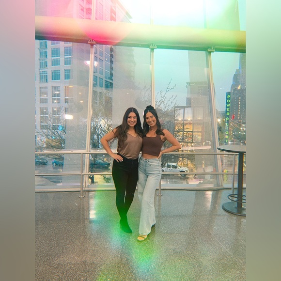 Meet Your Posher! - Picture 1 of 8